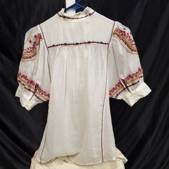 Akemi + Kin White XS Top - Picture 9 of 9